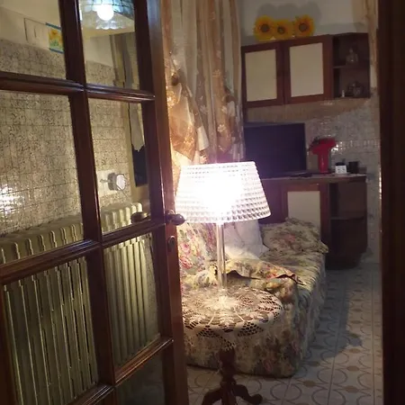 La Rosa Rossa Bed & Breakfast